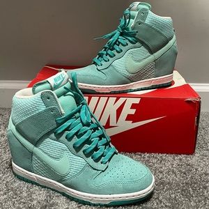 Nike WOMEN'S Dunk Sky essential